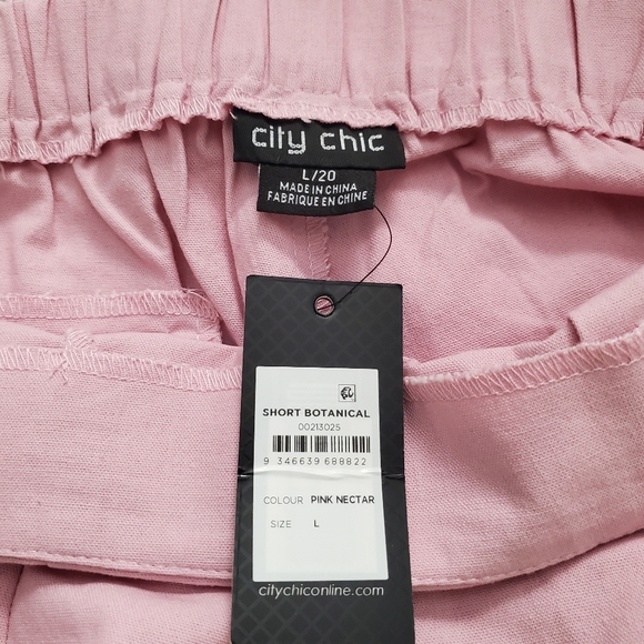 City chic pink shorts - Picture 3 of 10